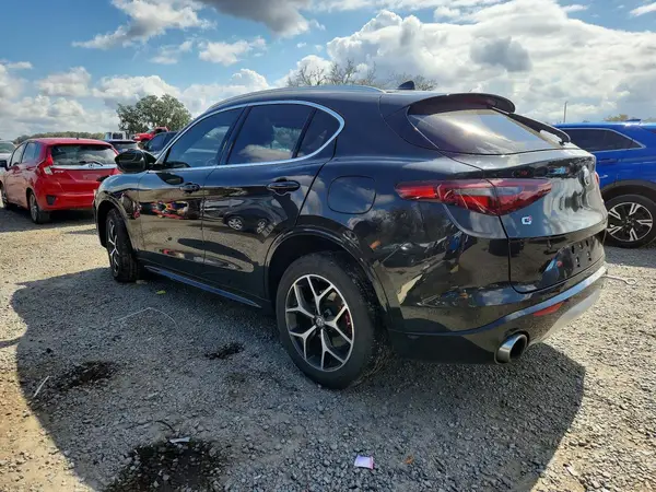 ZASPAKBNXL7C93246 2020 ALFA ROMEO STELVIO - Image 2