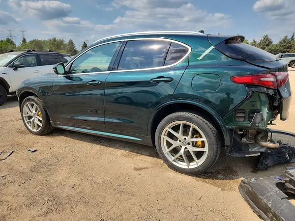 ZASPAKBNXM7D00195 2021 ALFA ROMEO STELVIO - Image 2