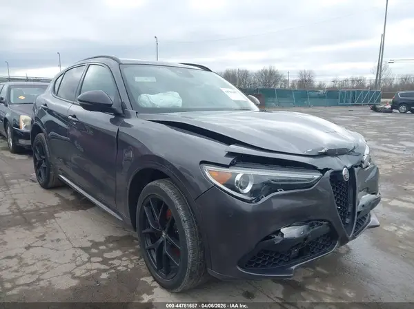 ZASPAKBNXM7D15070 2021 ALFA ROMEO STELVIO