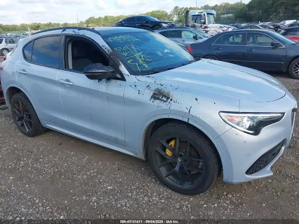 ZASPAKBNXM7D15294 2021 ALFA ROMEO STELVIO
