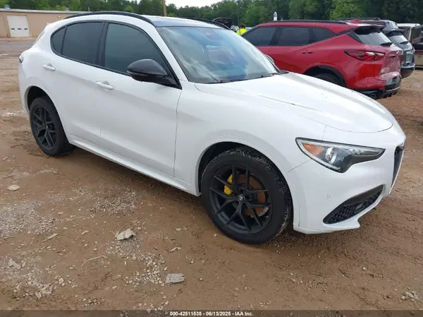 ZASPAKBNXM7D15750 2021 ALFA ROMEO STELVIO - Image 1