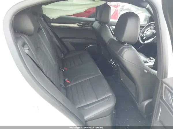 ZASPAKBNXM7D15750 2021 ALFA ROMEO STELVIO - Image 8