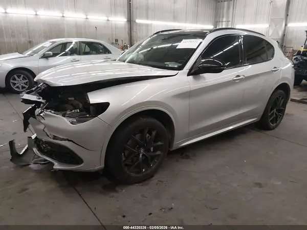 ZASPAKBNXM7D18339 2021 ALFA ROMEO STELVIO - Image 2