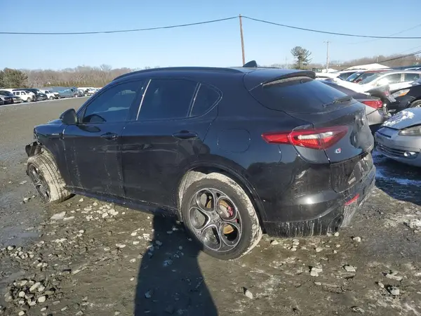 ZASPAKBNXN7D28967 2022 ALFA ROMEO STELVIO - Image 2