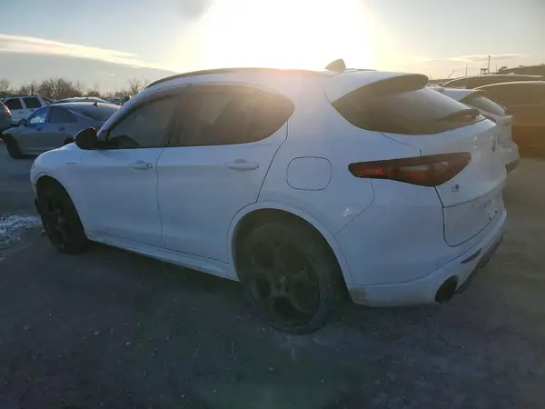 ZASPAKBNXN7D31576 2022 ALFA ROMEO STELVIO - Image 2