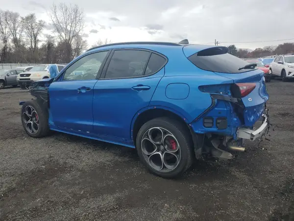 ZASPAKBNXN7D31819 2022 ALFA ROMEO STELVIO - Image 2