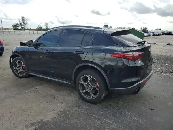 ZASPAKBNXN7D32520 2022 ALFA ROMEO STELVIO - Image 2