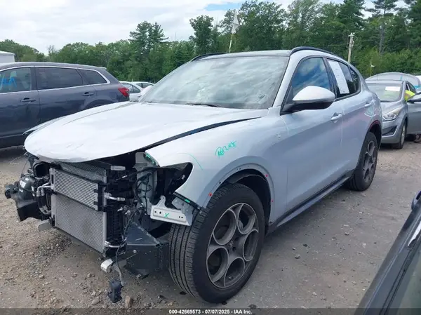 ZASPAKBNXN7D33943 2022 ALFA ROMEO STELVIO - Image 2