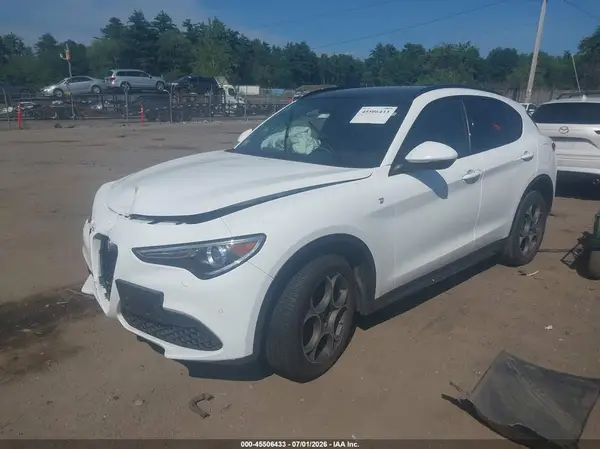 ZASPAKBNXN7D40990 2022 ALFA ROMEO STELVIO - Image 2