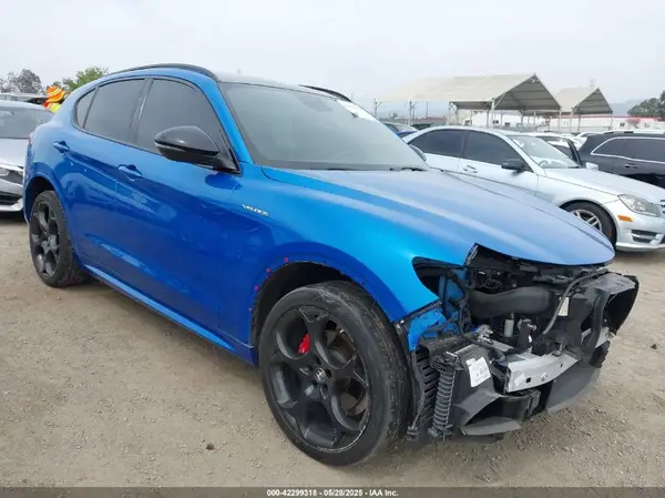 ZASPAKBNXN7D48765 2022 ALFA ROMEO STELVIO - Image 1