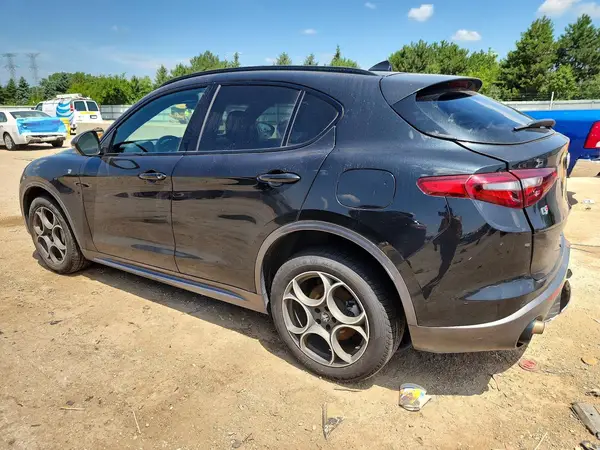 ZASPAKBNXP7D54214 2023 ALFA ROMEO STELVIO - Image 2