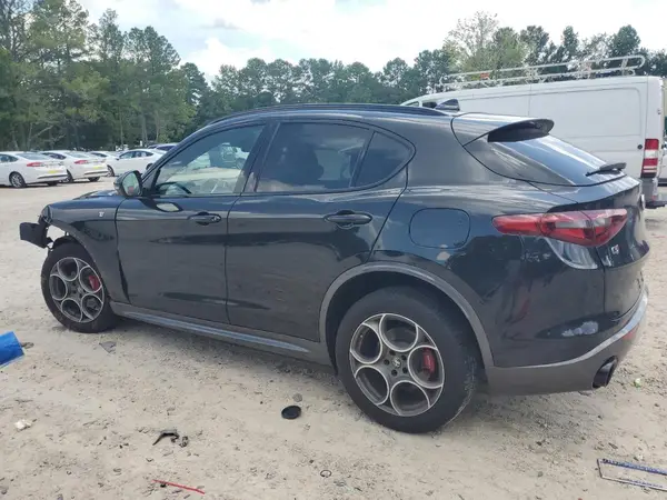 ZASPAKBNXP7D57694 2023 ALFA ROMEO STELVIO - Image 2