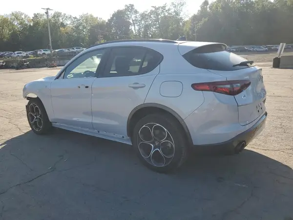 ZASPAKBNXP7D58229 2023 ALFA ROMEO STELVIO - Image 2