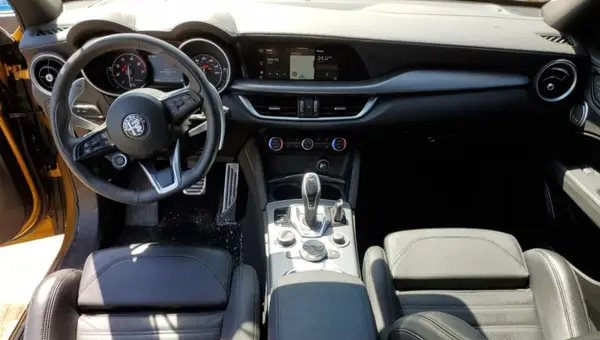 ZASPAKBNXP7D58389 2023 ALFA ROMEO STELVIO - Image 8