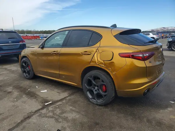 ZASPAKBNXP7D58392 2023 ALFA ROMEO STELVIO - Image 2