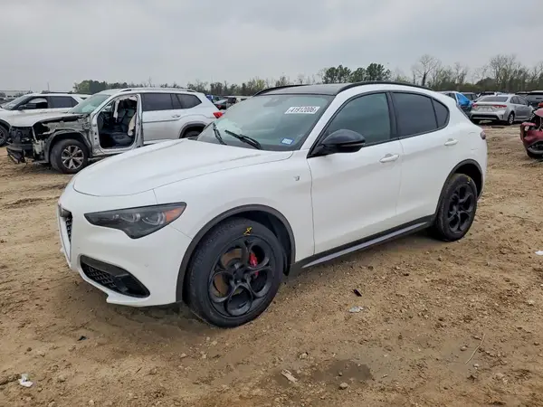 ZASPAKBNXR7D71727 2024 ALFA ROMEO STELVIO - Image 1