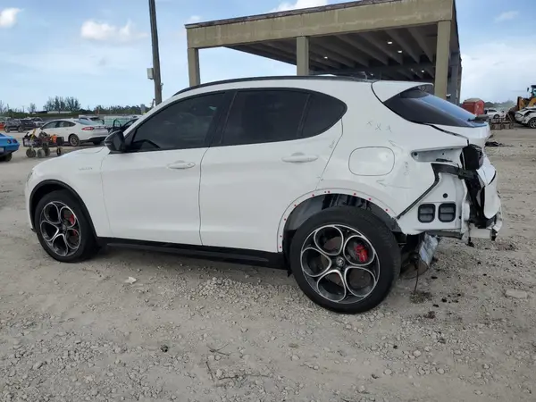ZASPAKBNXR7D77771 2024 ALFA ROMEO STELVIO - Image 2