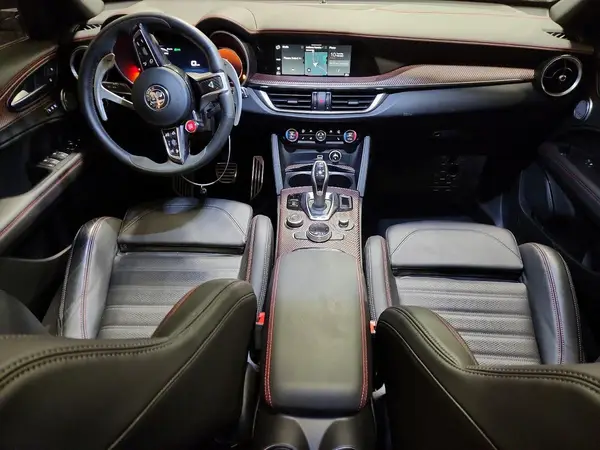 ZASPAKEV0R7D92064 2024 ALFA ROMEO STELVIO - Image 8