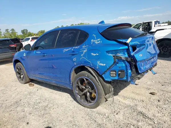 ZASPAKEV1K7C51347 2019 ALFA ROMEO STELVIO - Image 2