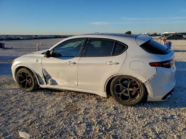 ZASPAKEV2L7C77389 2020 ALFA ROMEO STELVIO - Image 2