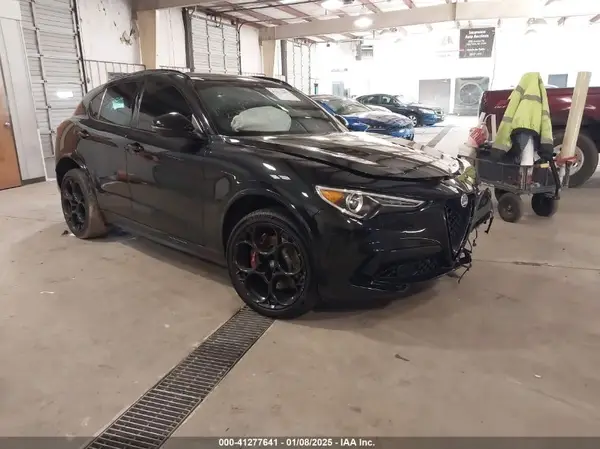 ZASPAKEV5N7D37829 2022 ALFA ROMEO STELVIO - Image 1