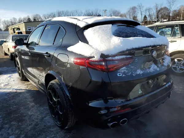 ZASPAKEV8P7D63263 2023 ALFA ROMEO STELVIO - Image 2