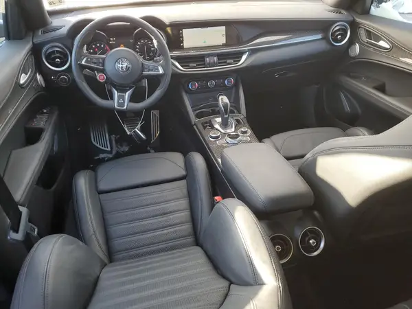 ZASPAKEV8P7D63263 2023 ALFA ROMEO STELVIO - Image 8