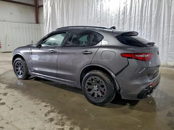 ZASPAKEVXN7D53668 2022 ALFA ROMEO STELVIO - Image 2